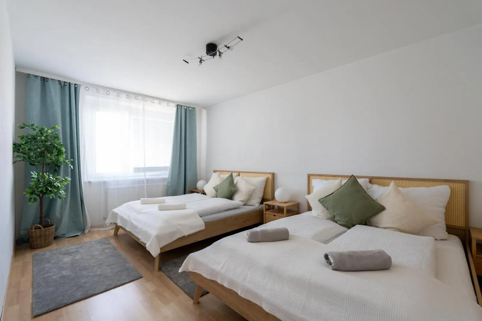 Two Bedrooms - 85 Squaremeters - 4 Min To U6 Dresdner Str Вена Апартаменты