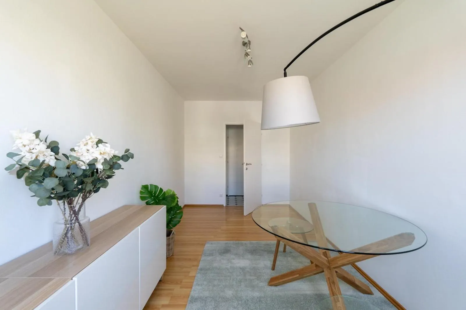 Two Bedrooms - 85 Squaremeters - 4 Min To U6 Dresdner Str Вена