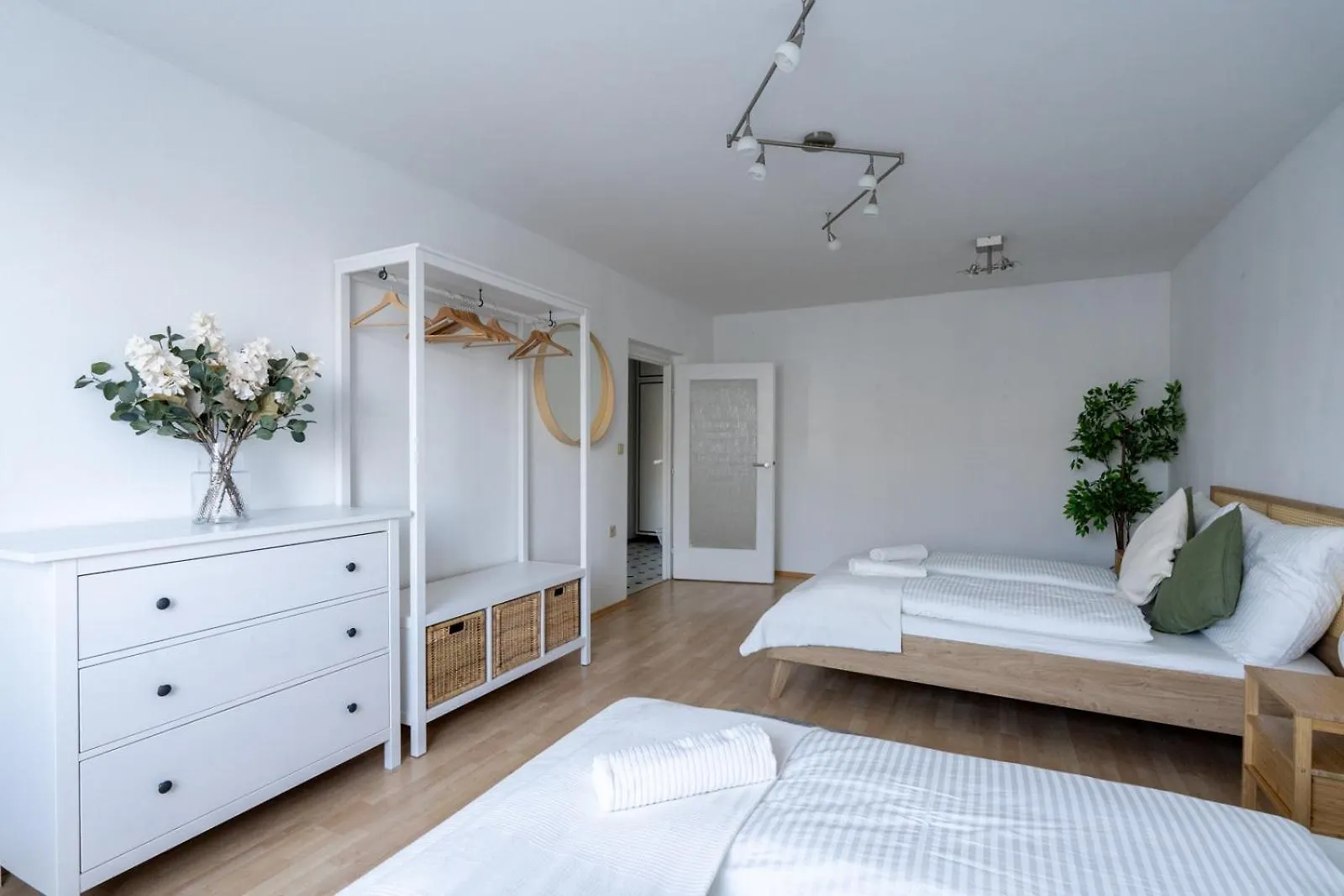 Two Bedrooms - 85 Squaremeters - 4 Min To U6 Dresdner Str Вена 0*,