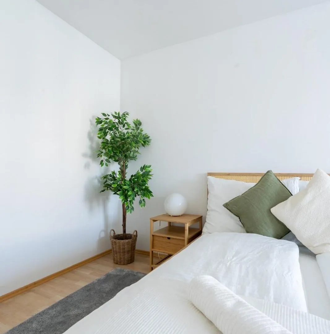 Апартаменты Two Bedrooms - 85 Squaremeters - 4 Min To U6 Dresdner Str Вена