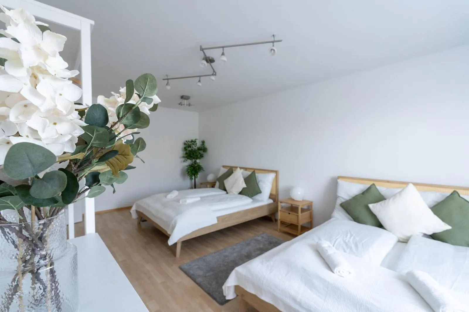 Two Bedrooms - 85 Squaremeters - 4 Min To U6 Dresdner Str Вена Апартаменты