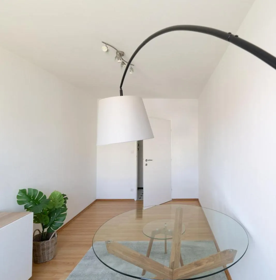 Two Bedrooms - 85 Squaremeters - 4 Min To U6 Dresdner Str Вена Австрия